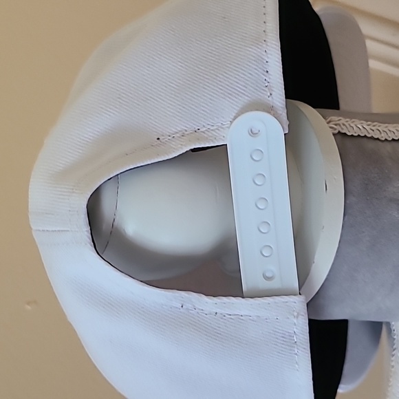 Brand new Baseball cap - Picture 3 of 4